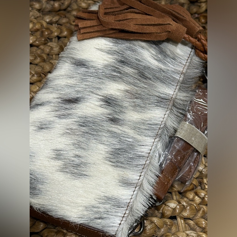 Carchfly Studio Cowhide Bag - Picture 6 of 10